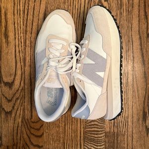 New Balance tennis shoes